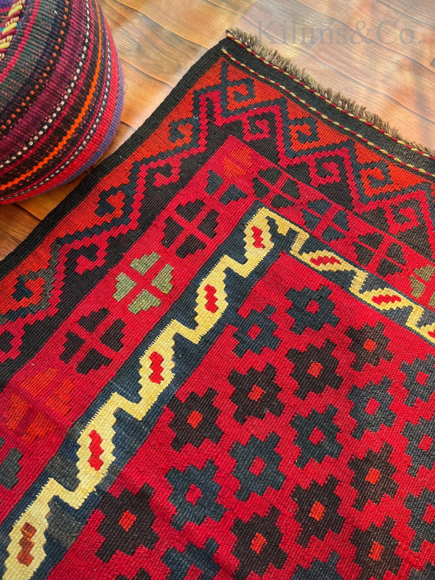 Afghan Beauty 8.0 (4' x3'5”)