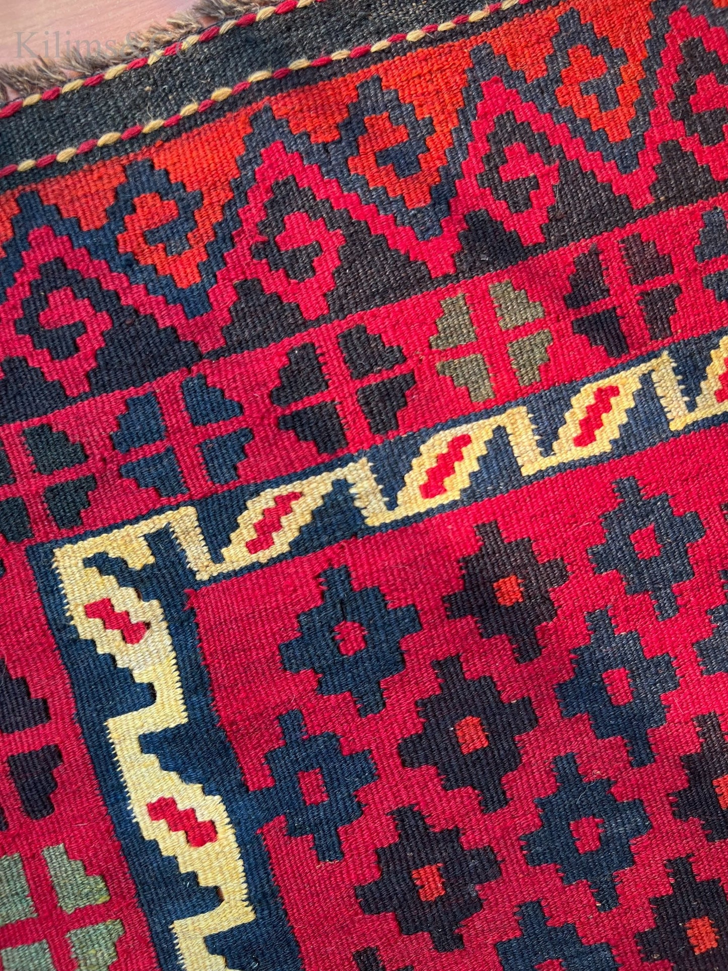 Afghan Beauty 8.0 (4' x3'5”)