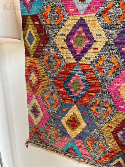 ⭐ Hanging Kilim 4' x 2'10"