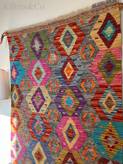 ⭐ Hanging Kilim 4' x 2'10"