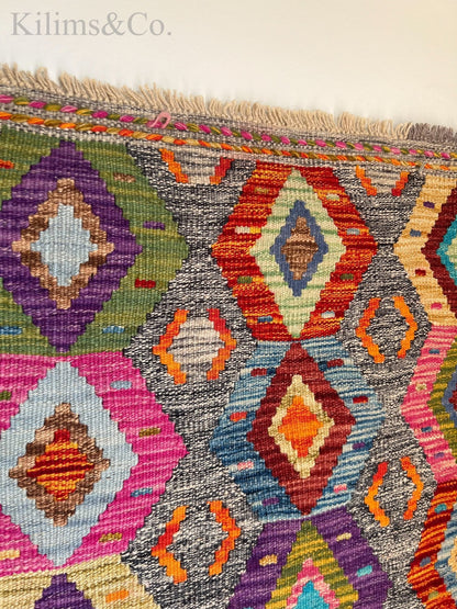 ⭐ Hanging Kilim 4' x 2'10"