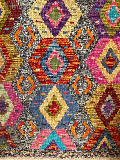 ⭐ Hanging Kilim 4' x 2'10"