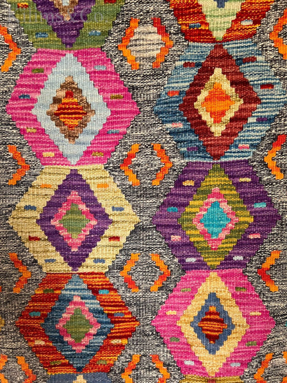 ⭐ Hanging Kilim 4' x 2'10"