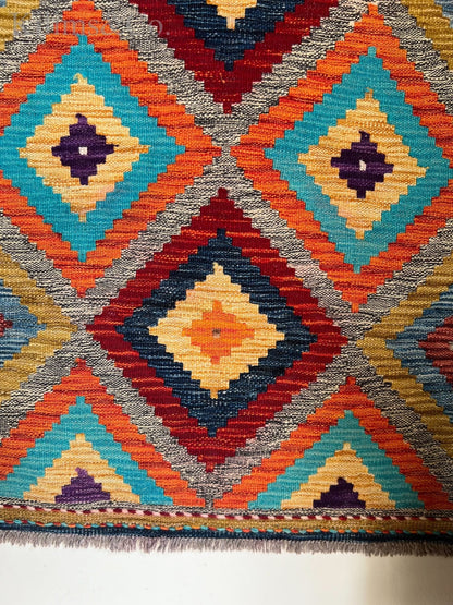 ⭐ Hanging Kilim 4' x 2'8"