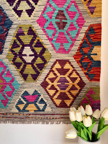 ⭐ Hanging Kilim 3'11" x 2'10"